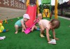 Фото Искусственная трава – идеальное решение для спортивных школьных и детских площадок.